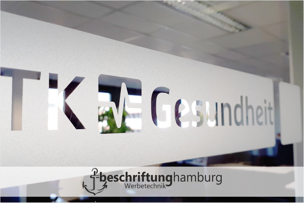 Sichtschutz und Milchglasfolie für Krankenkassegebäude in Hamburg